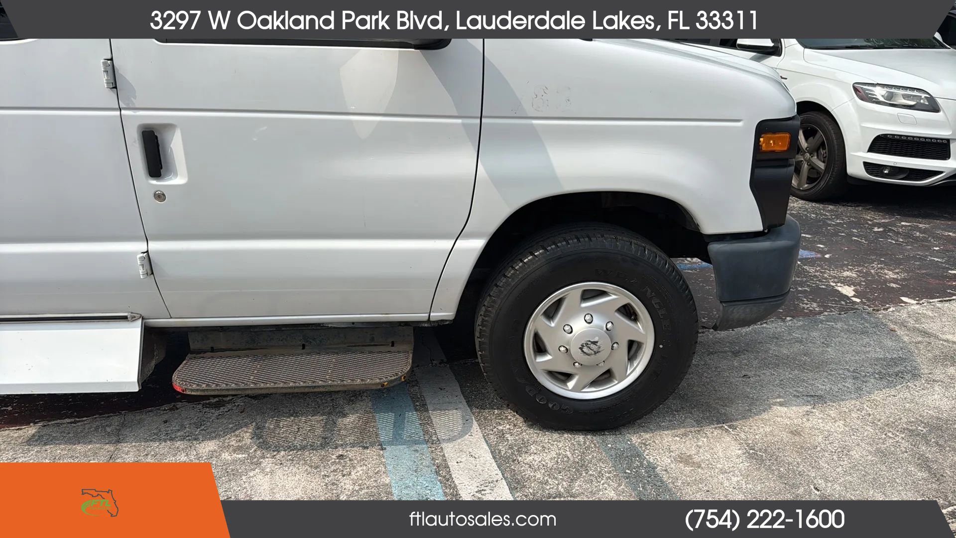 Used 2013 Ford E-250 and Econoline 250 Extended w/ PWR Group RWD image 27