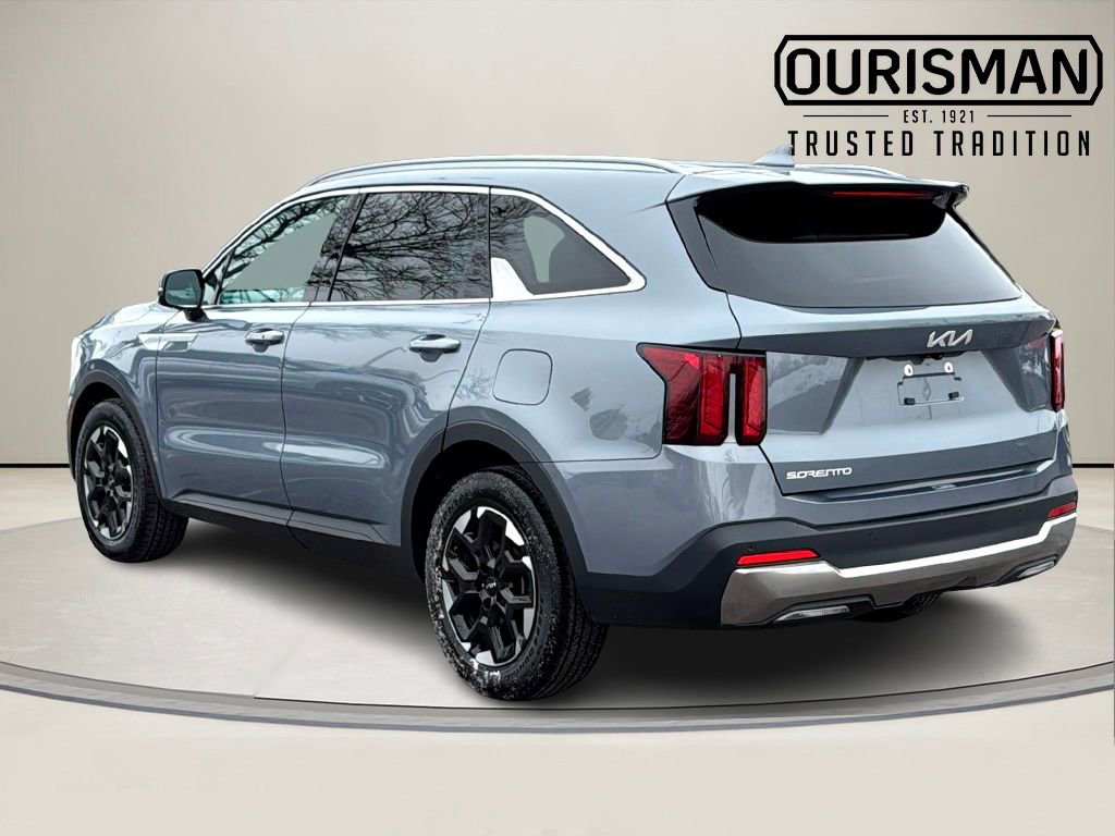 Used 2024 Kia Sorento S image 4