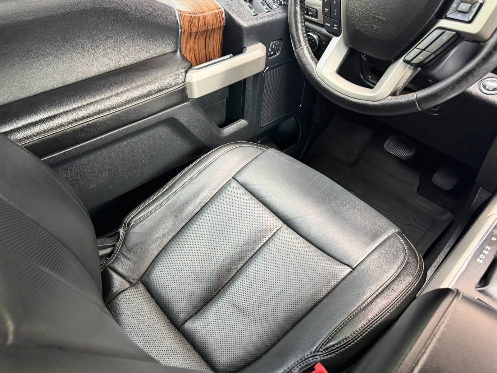 Used 2020 Ford F150 Lariat w/ Equipment Group 502A Luxury AWD/4WD image 23