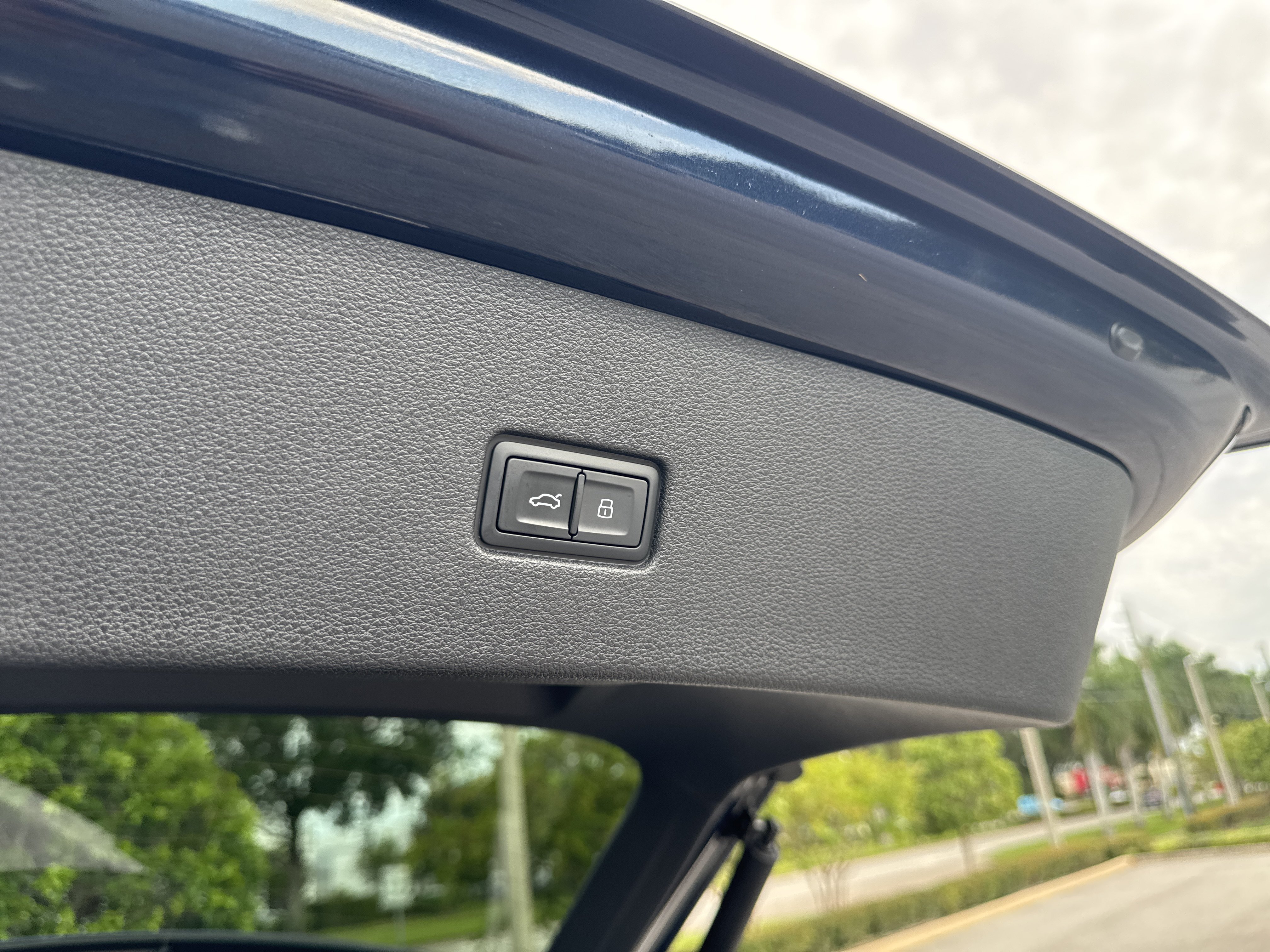 Certified 2025 Audi Q8 Premium Plus AWD/4WD image 12