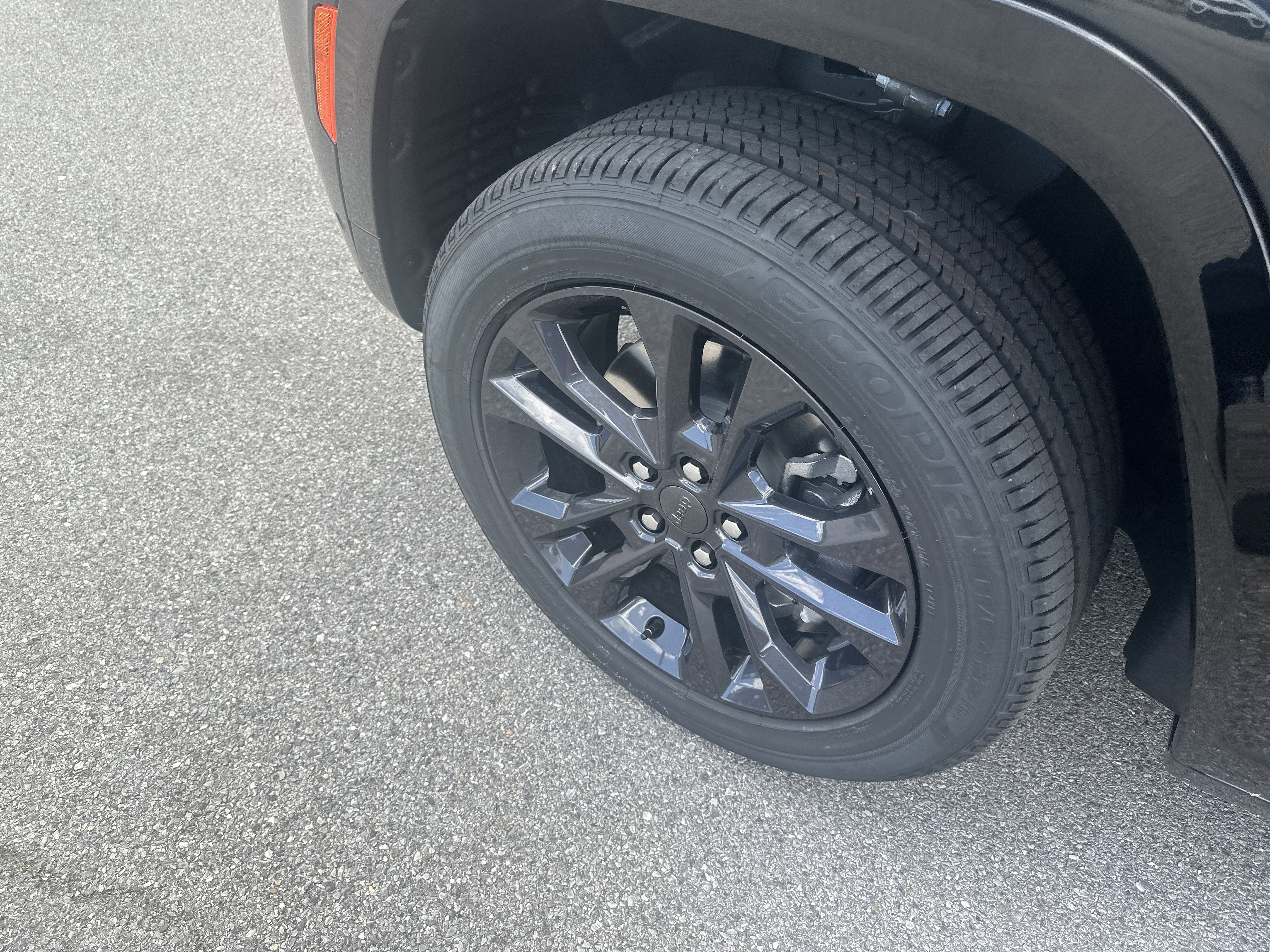 New 2026 Jeep Grand Cherokee L Limited AWD/4WD image 10