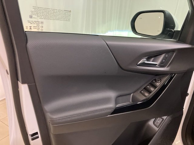 New 2026 Chevrolet Equinox LT w/ Convenience Package II image 9