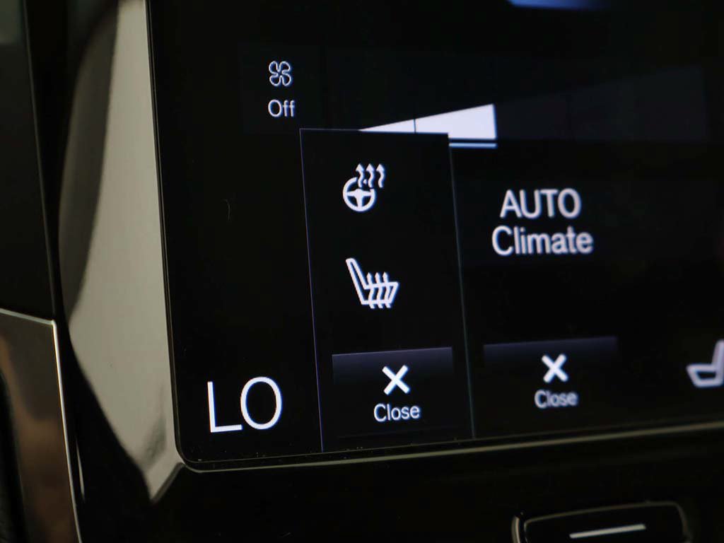 Used 2022 Volvo XC90 T6 Momentum w/ Climate Package AWD/4WD image 58