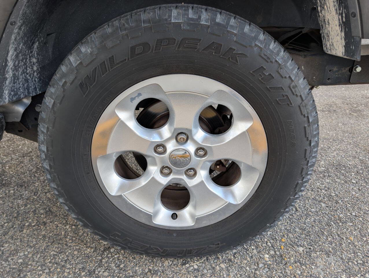 Used 2014 Jeep Wrangler Unlimited Sahara w/ Connectivity Group image 30