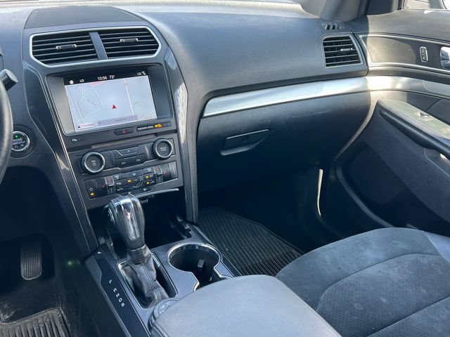 Used 2018 Ford Explorer XLT w/ Equipment Group 202A AWD/4WD image 4