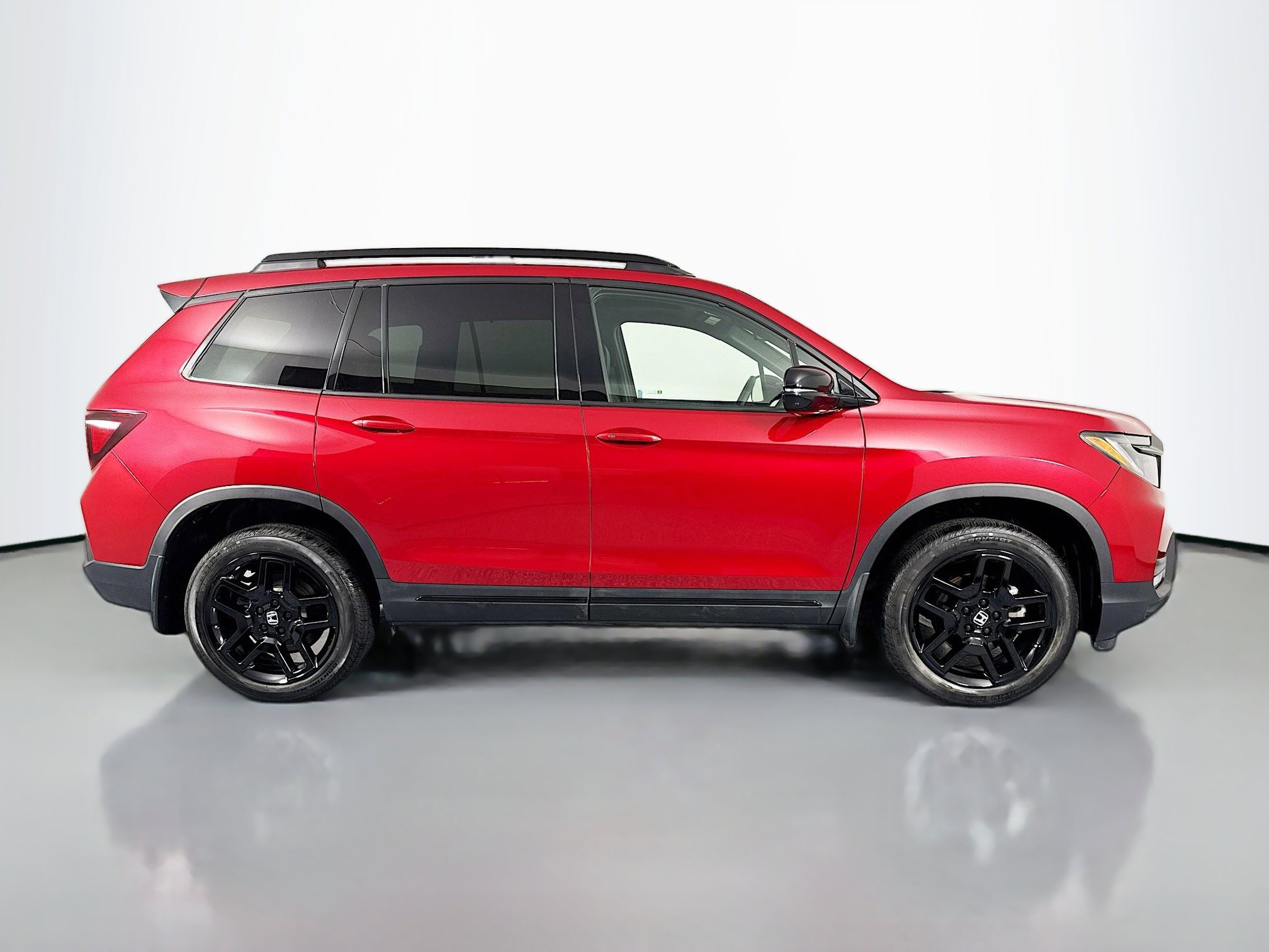 Certified 2024 Honda Passport Black Edition image 4