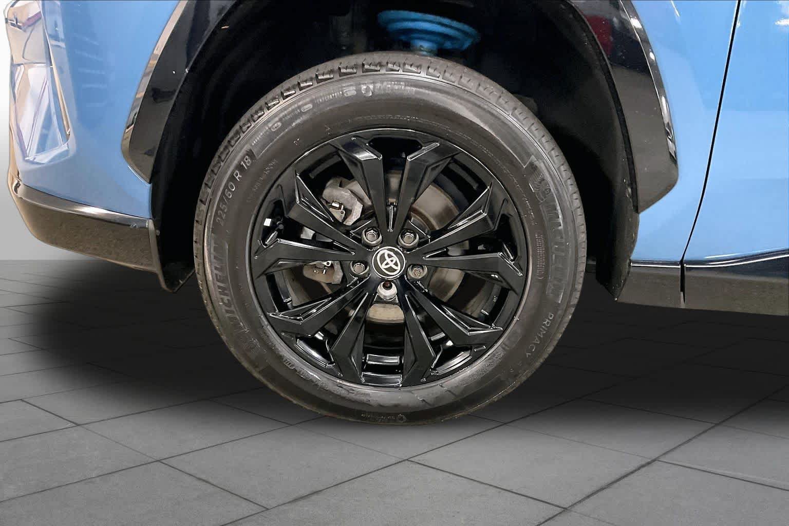 Used 2023 Toyota RAV4 XSE AWD/4WD image 11
