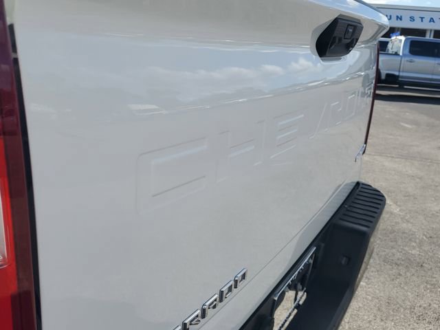 Used 2021 Chevrolet Silverado 2500 Custom w/ Custom Value Package image 8