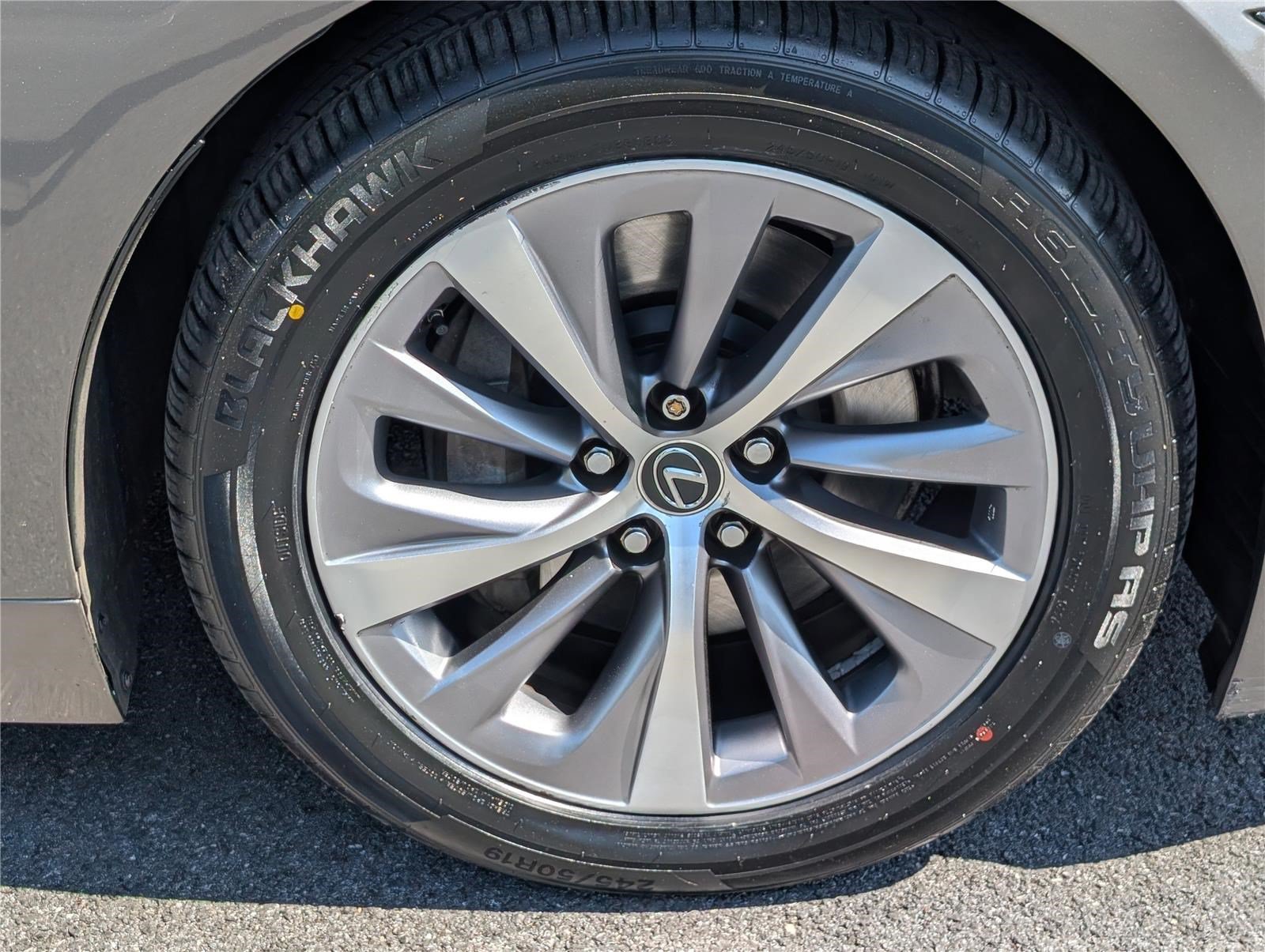 Used 2019 Lexus LS 500 AWD w/ Accessory Package (Z2) image 10