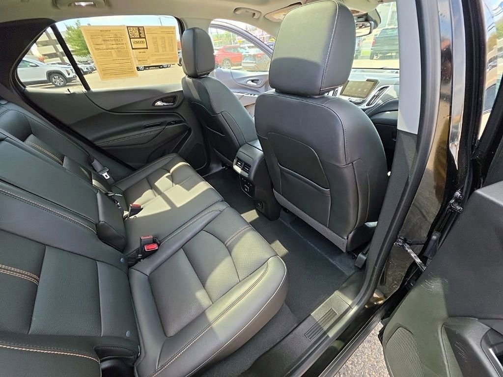 Used 2022 Chevrolet Equinox Premier AWD/4WD image 31