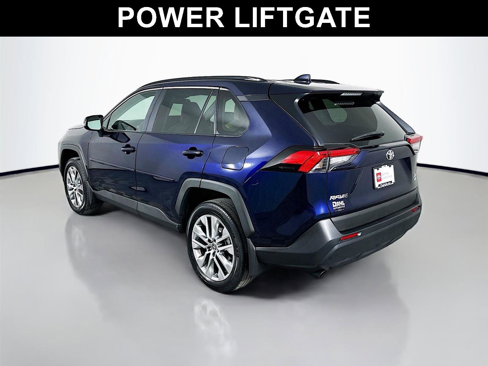 Used 2023 Toyota RAV4 XLE Premium image 5