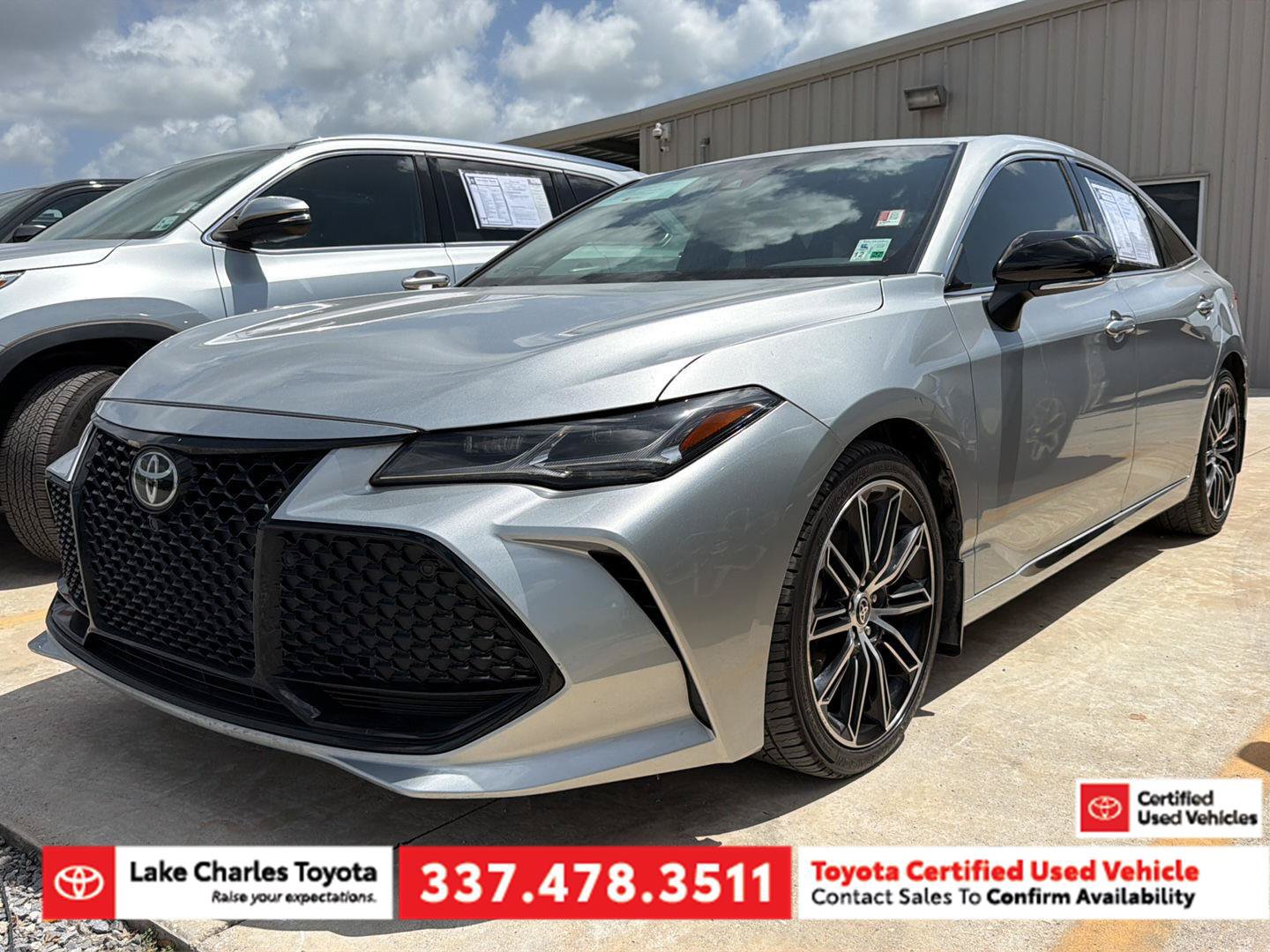 Certified 2021 Toyota Avalon Touring FWD image 1