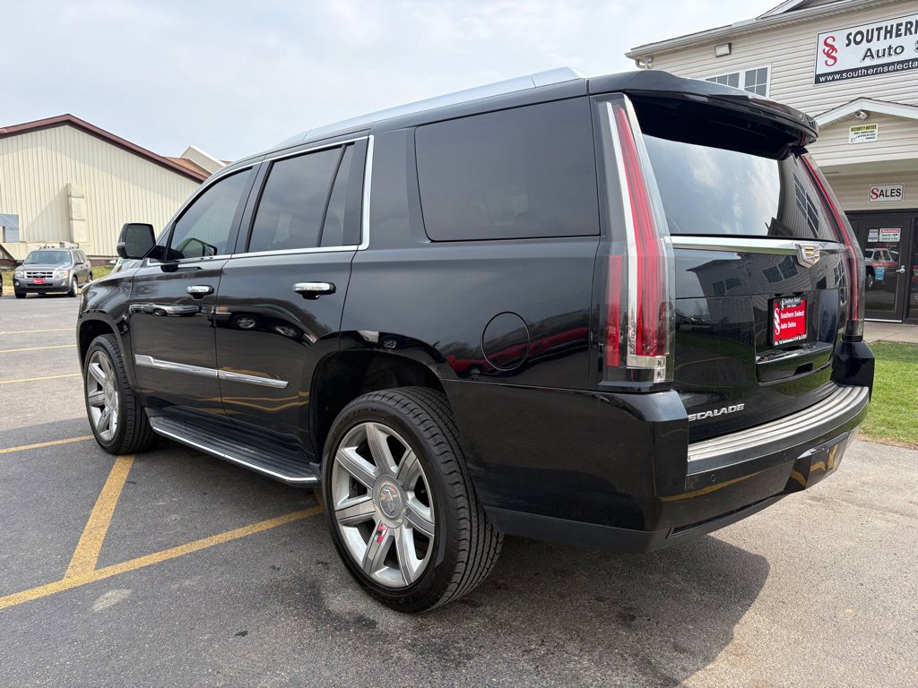 Used 2016 Cadillac Escalade Luxury image 8