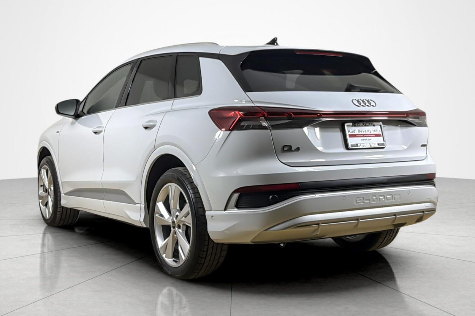 Certified 2023 Audi Q4 e-tron Premium Plus w/ Premium Plus AWD/4WD image 3