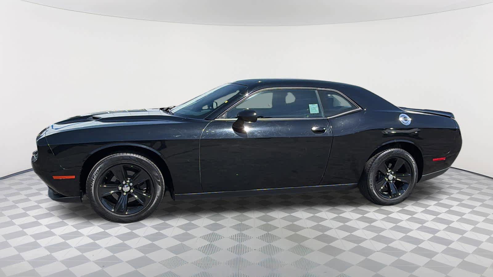 Used 2020 Dodge Challenger SXT RWD image 8