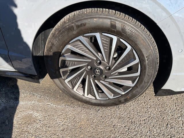 Certified 2024 Hyundai Sonata Limited image 8