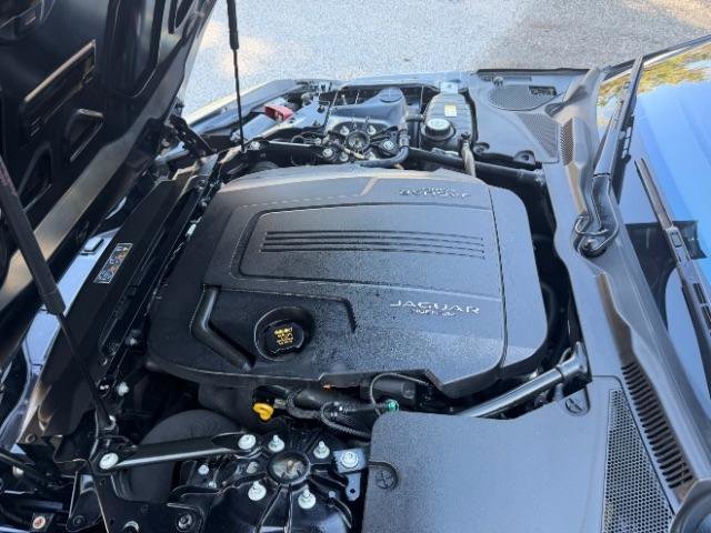 Used 2018 Jaguar F-TYPE Coupe image 11