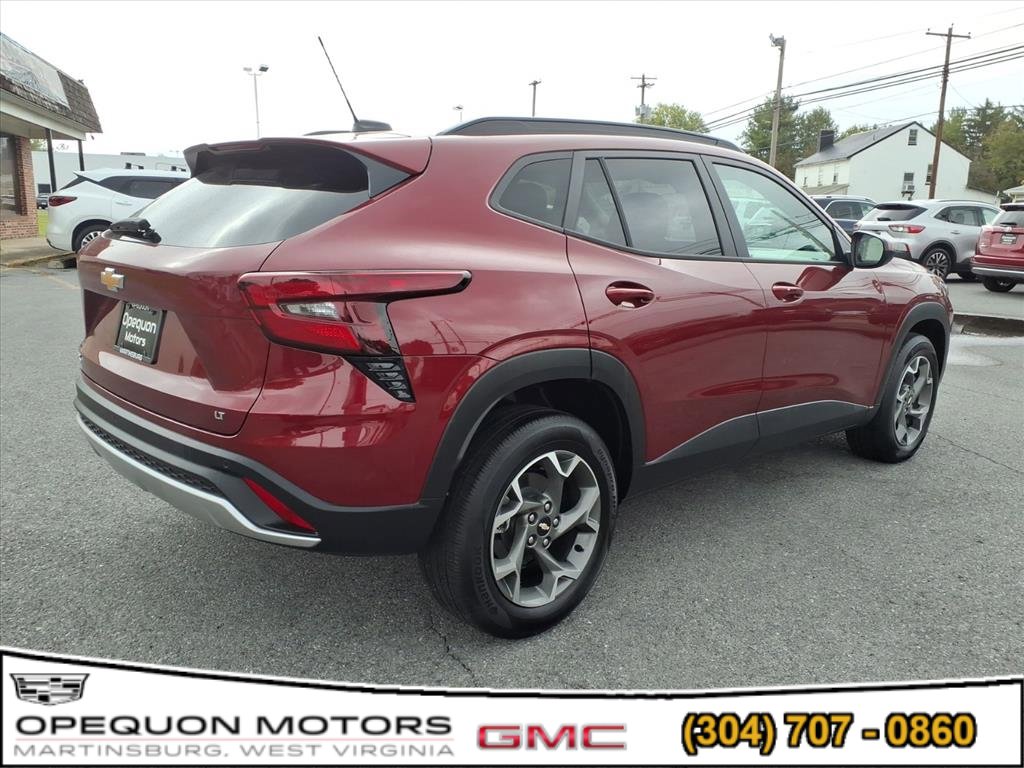 Used 2024 Chevrolet Trax LT w/ Driver Confidence Package FWD image 6