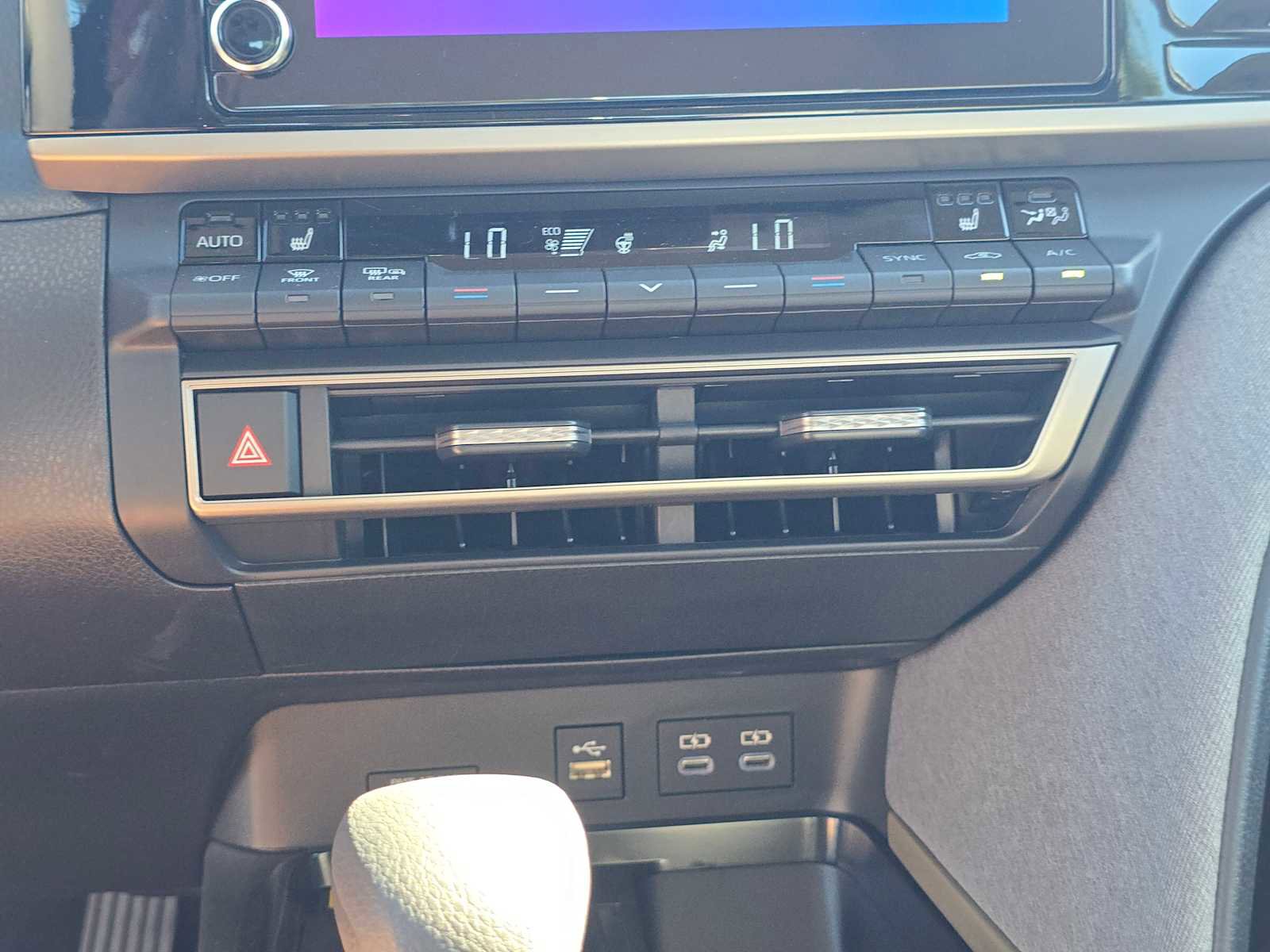 Used 2025 Toyota Camry LE image 29