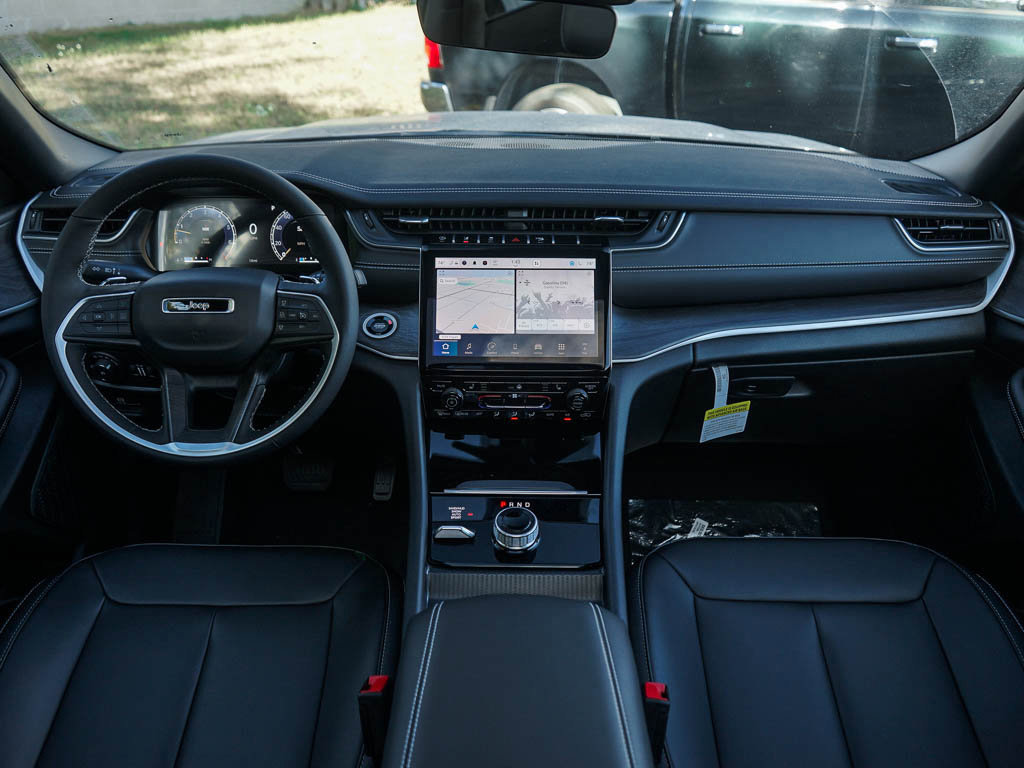 New 2025 Jeep Grand Cherokee Limited image 13