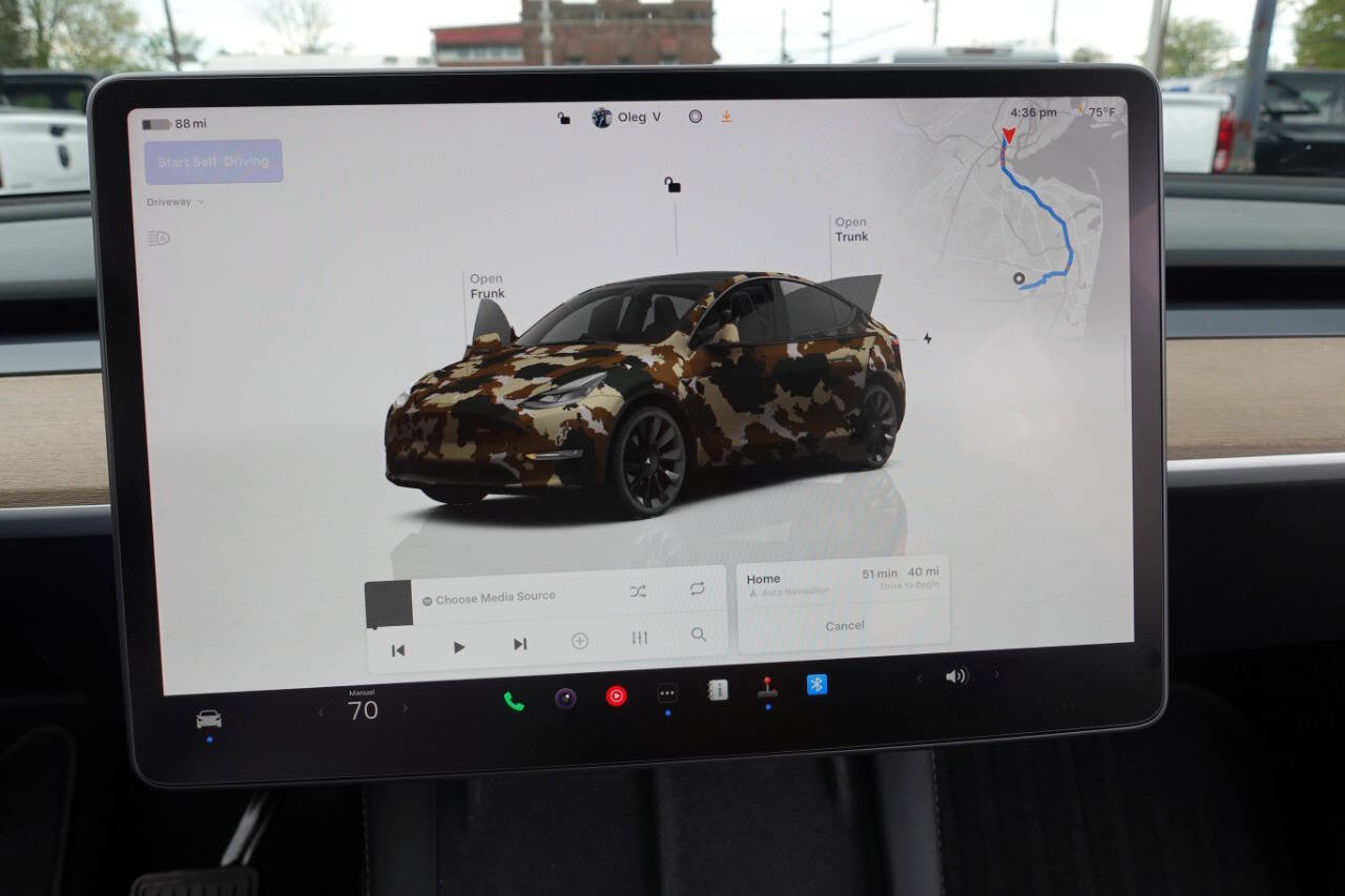 Used 2024 Tesla Model Y Long Range image 13