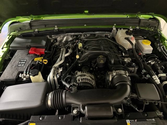 Used 2025 Jeep Wrangler Unlimited Rubicon w/ Convenience Group AWD/4WD image 42