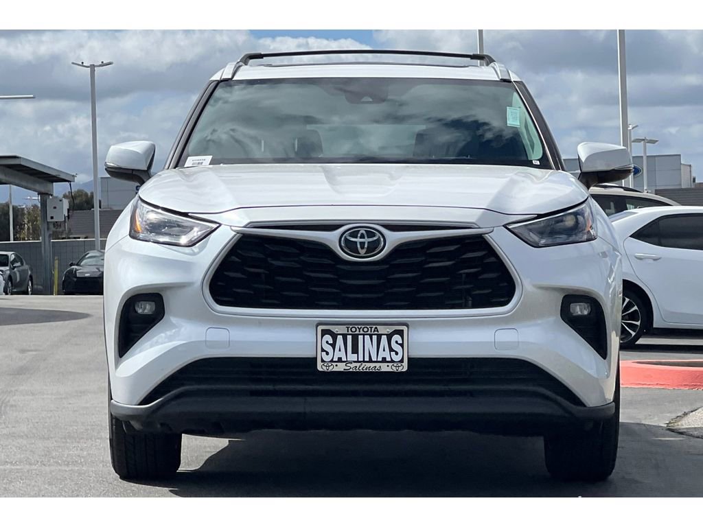 Used 2023 Toyota Highlander XLE image 9