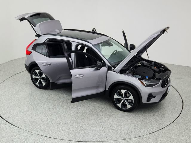 New 2026 Volvo XC40 B5 Plus w/ Protection Package Premier image 38