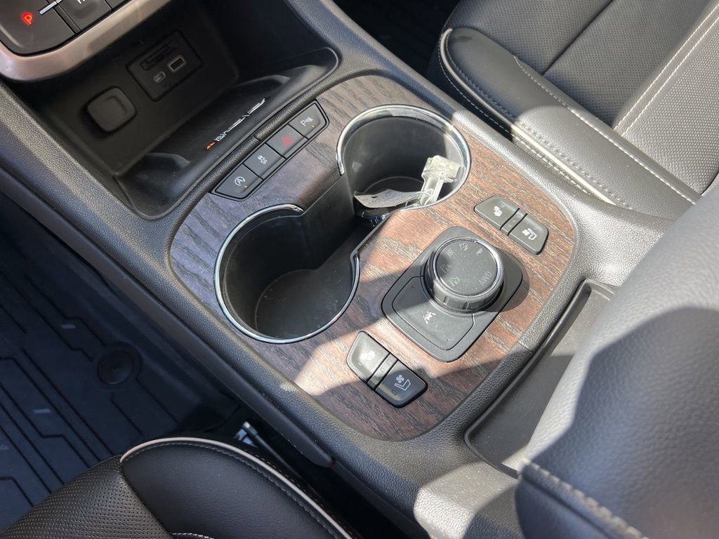 Used 2023 GMC Acadia Denali w/ Denali Ultimate Package image 20