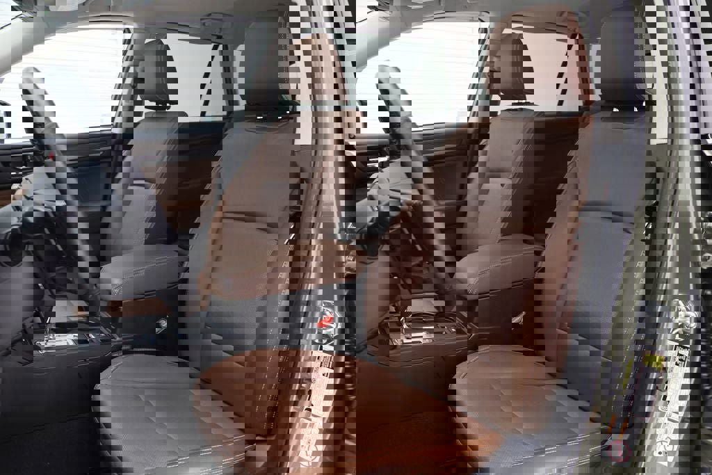 Used 2017 Subaru Outback 2.5i Touring w/ Popular Package #5A image 18