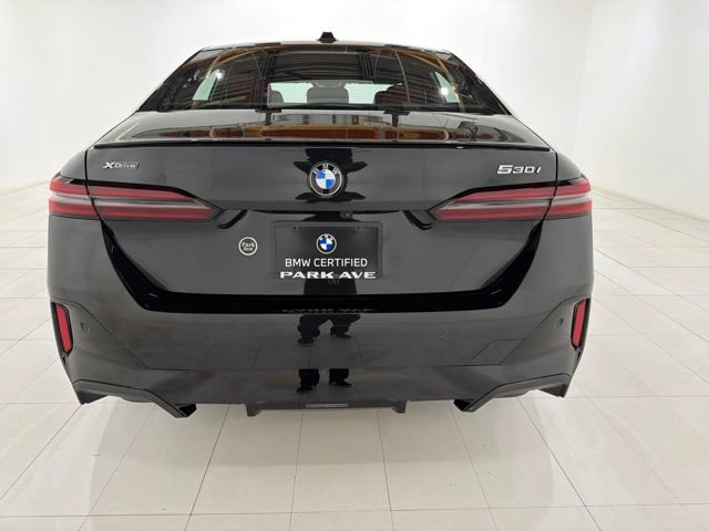 Certified 2024 BMW 530i xDrive w/ M Sport Package AWD/4WD image 4