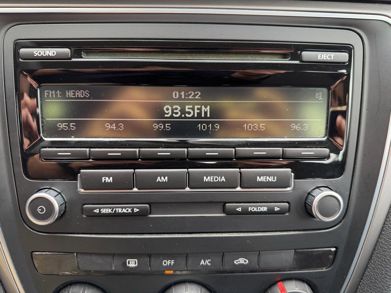 Used 2013 Volkswagen Passat 2.5 S FWD image 30