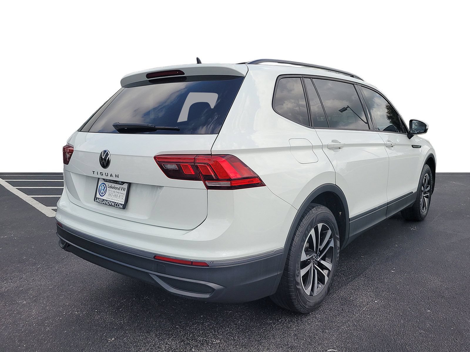 Used 2023 Volkswagen Tiguan S w/ Driver Assistance Package FWD image 3