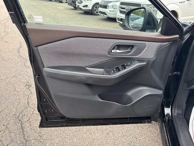Used 2021 Nissan Rogue SV AWD/4WD image 7