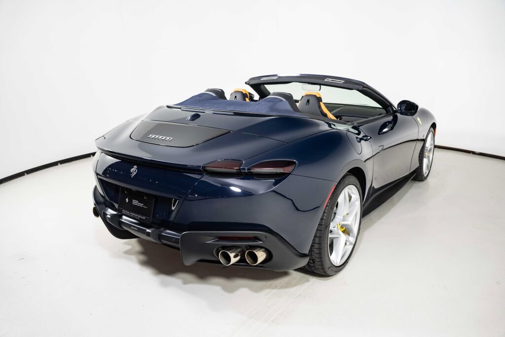 Used 2024 Ferrari Roma Spider image 17