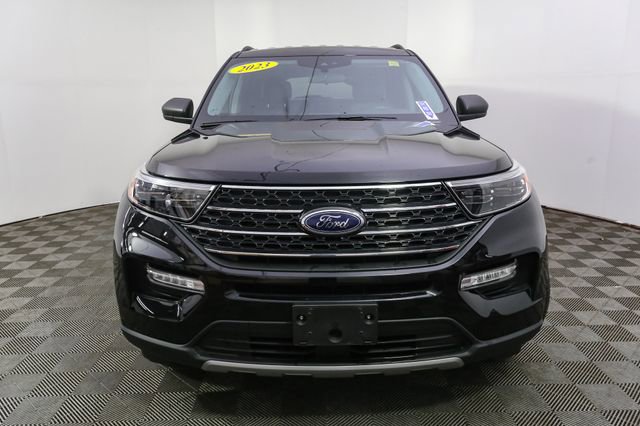 Used 2023 Ford Explorer XLT w/ Equipment Group 202A image 4