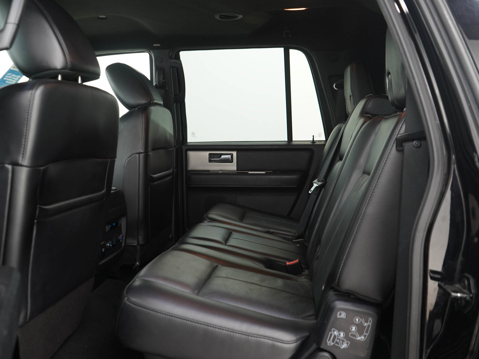 Used 2016 Ford Expedition EL XLT w/ Equipment Group 202A AWD/4WD image 15