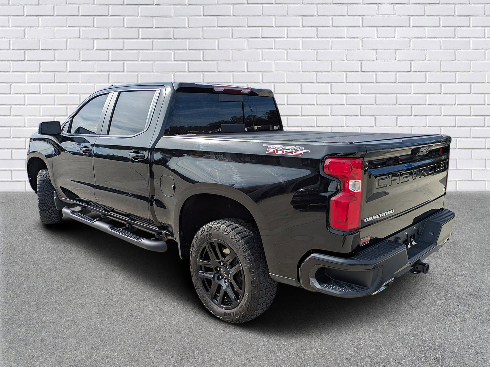 Used 2024 Chevrolet Silverado 1500 LT Trail Boss w/ Convenience Package II image 3