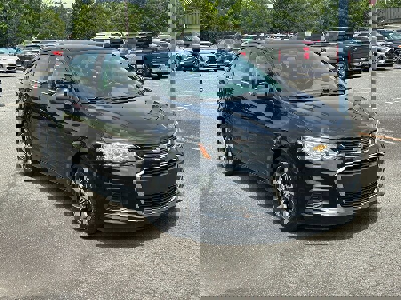 Used 2017 Chevrolet Sonic Premier image 3