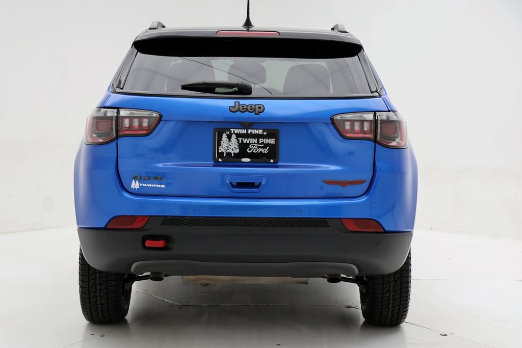 Used 2025 Jeep Compass Trailhawk AWD/4WD image 7