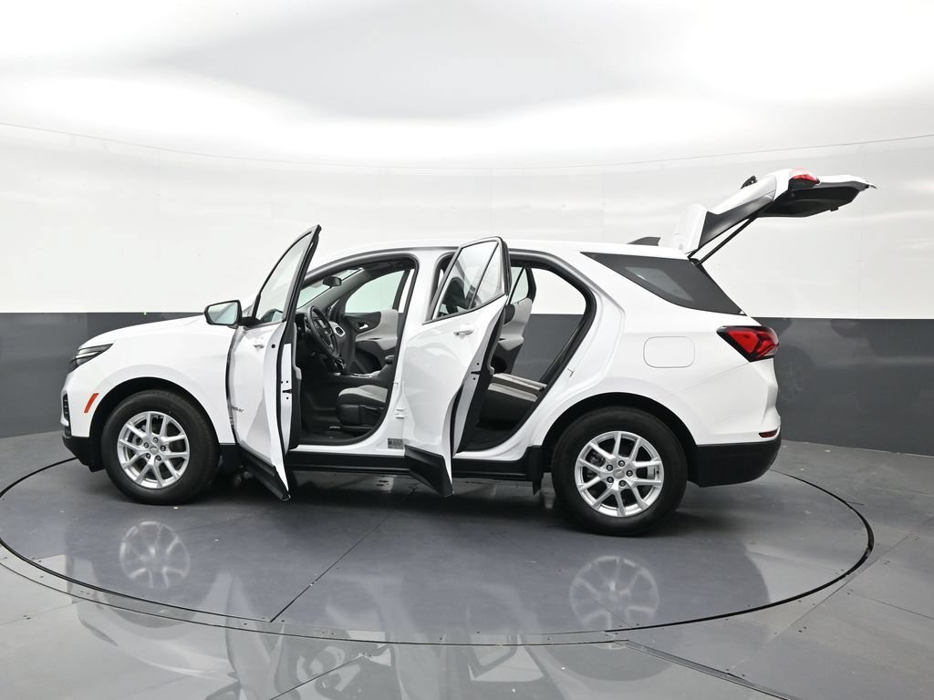Used 2024 Chevrolet Equinox LS FWD image 27