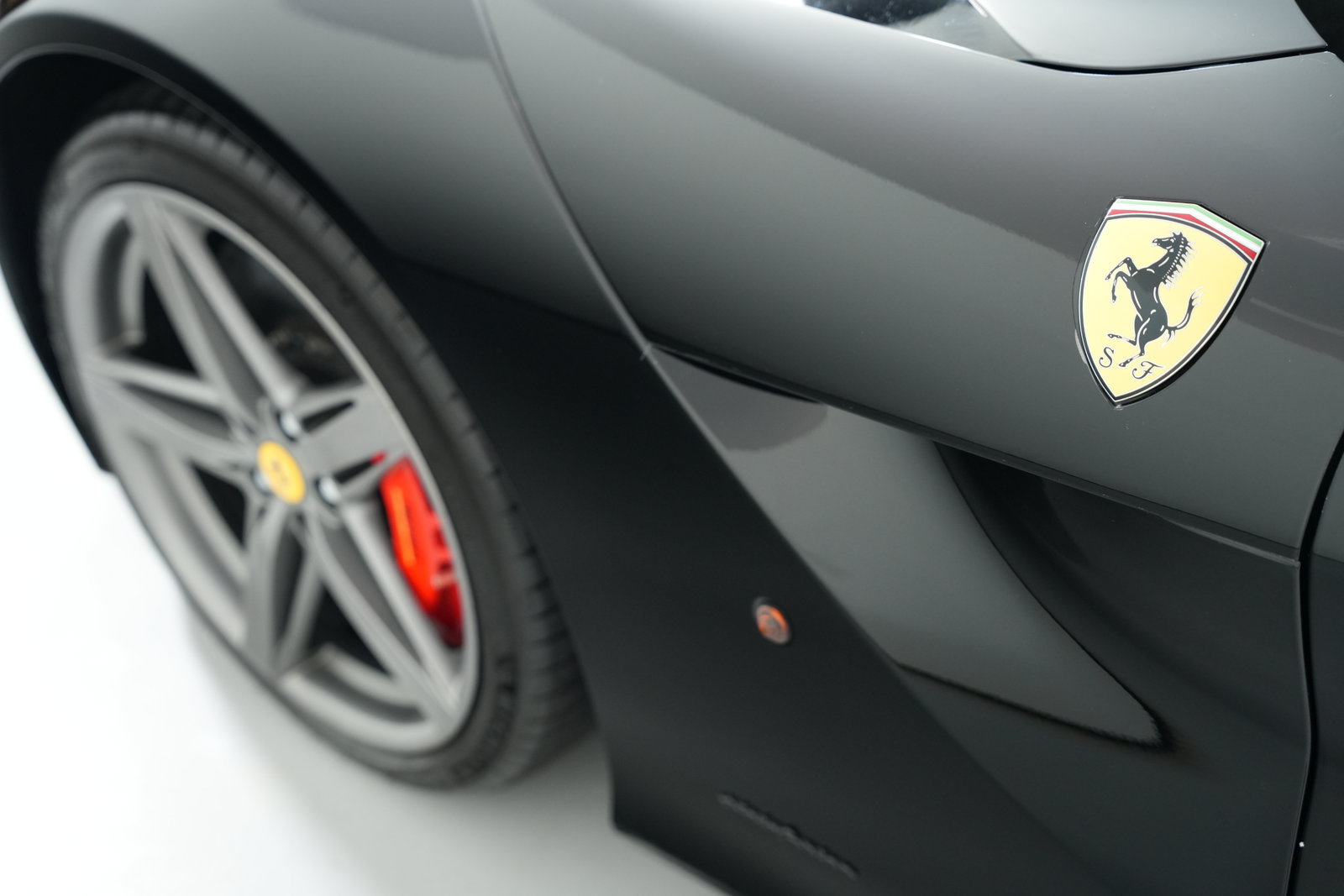 Used 2014 Ferrari F12 Berlinetta RWD image 42