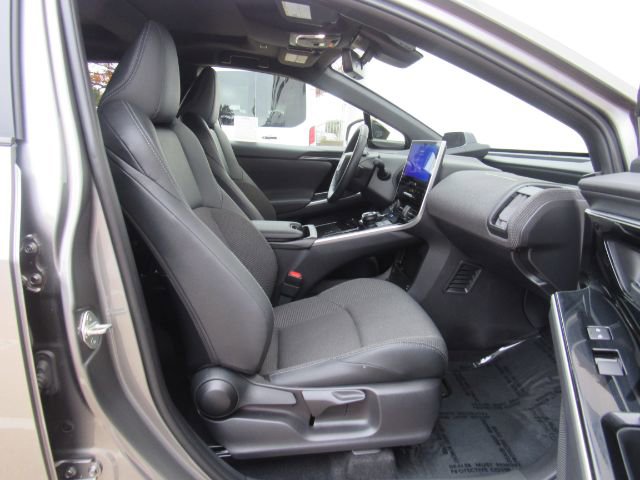 Used 2023 Toyota bZ4X XLE w/ Weather Package image 21