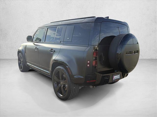 Used 2024 Land Rover Defender 110 X-Dynamic SE image 8