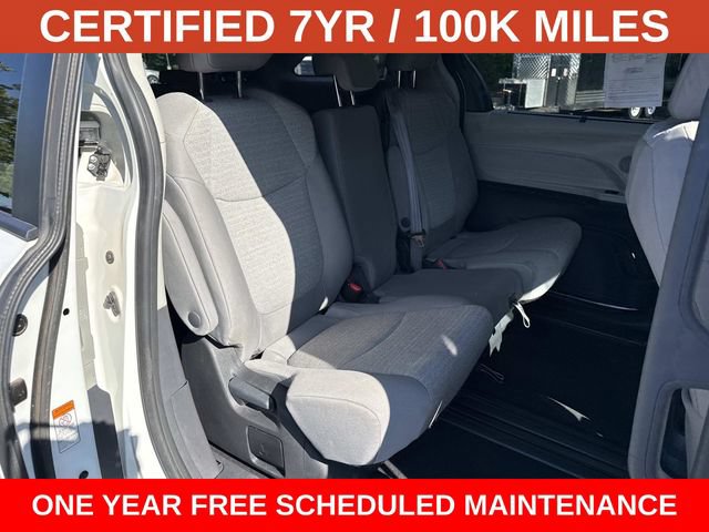Used 2024 Toyota Sienna LE FWD image 11