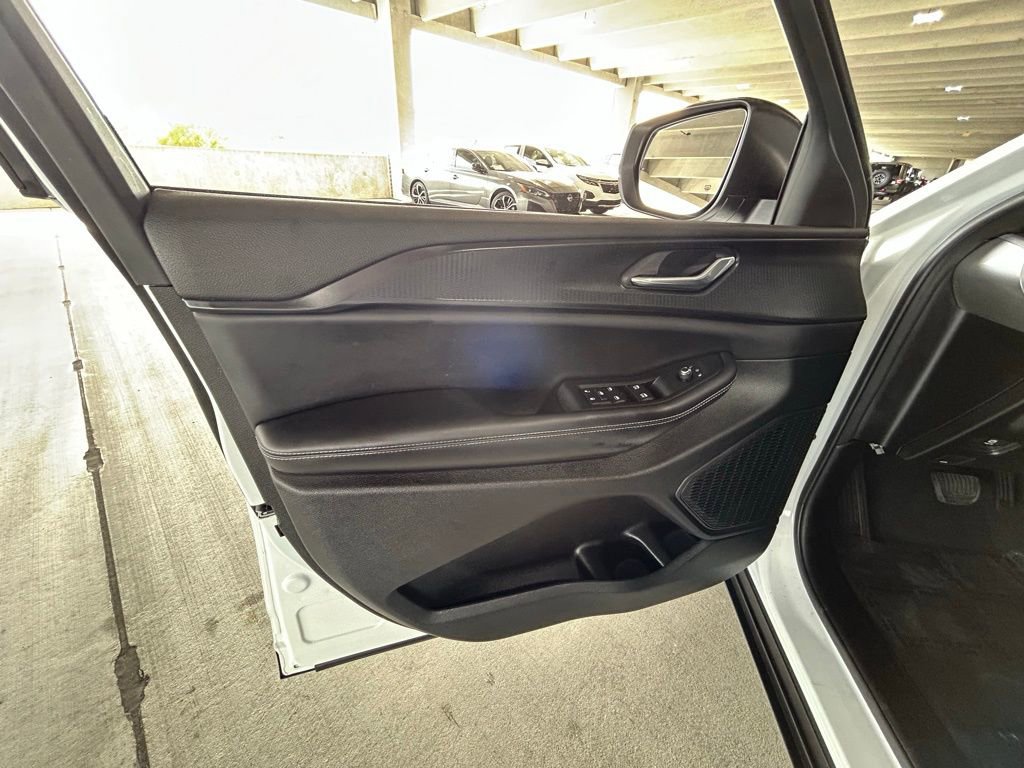 Used 2025 Jeep Grand Cherokee L Laredo image 50