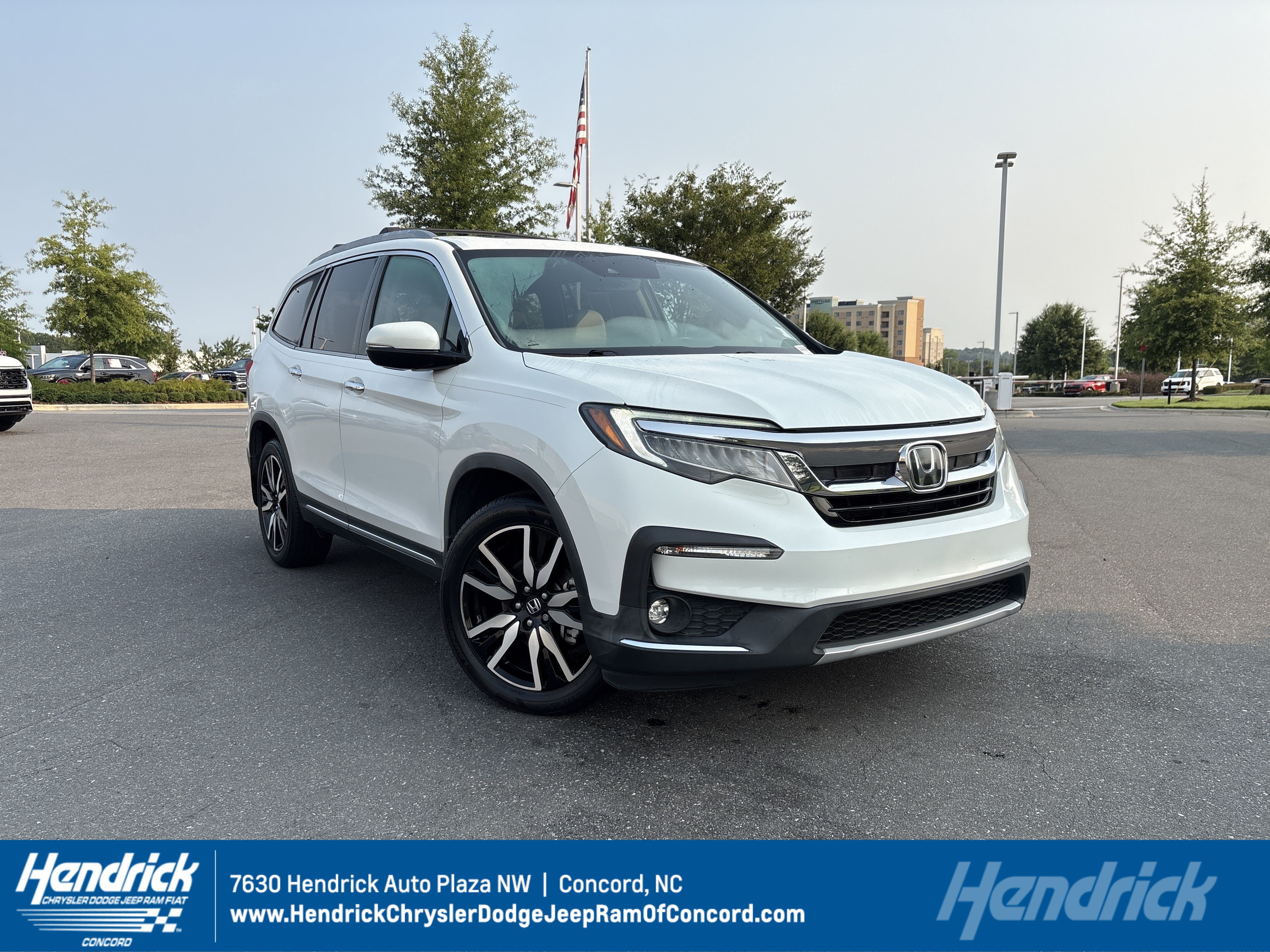 Used 2020 Honda Pilot Touring image 1