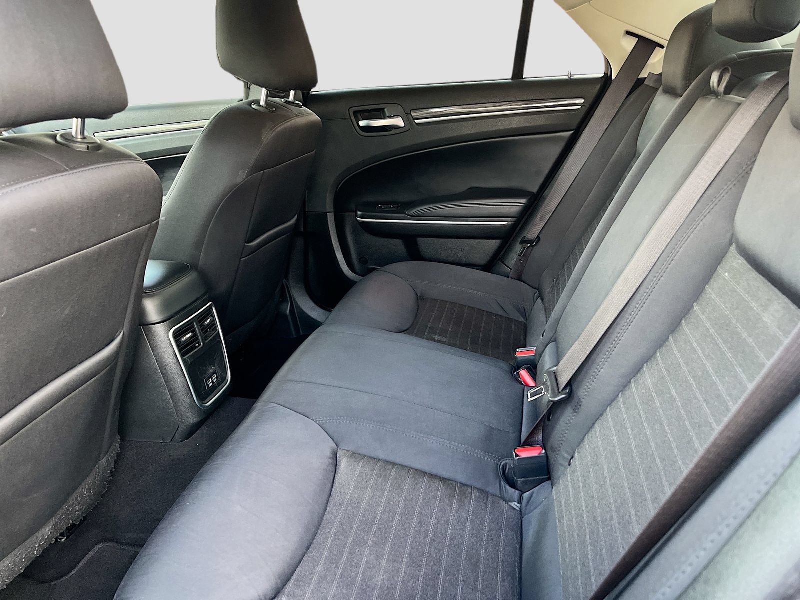 Used 2022 Chrysler 300 Touring w/ Sport Appearance Package RWD image 22