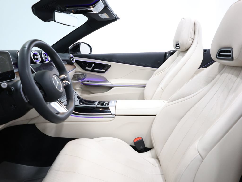 Used 2024 Mercedes-Benz CLE 450 4MATIC Cabriolet image 13