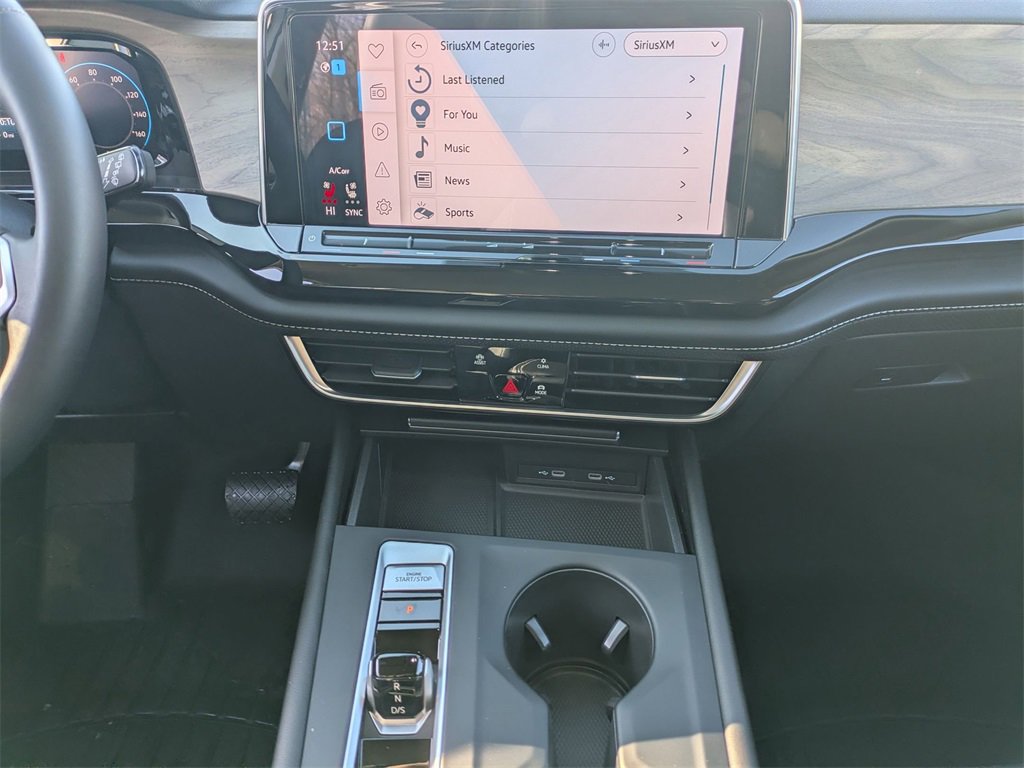 Used 2024 Volkswagen Atlas SE image 29